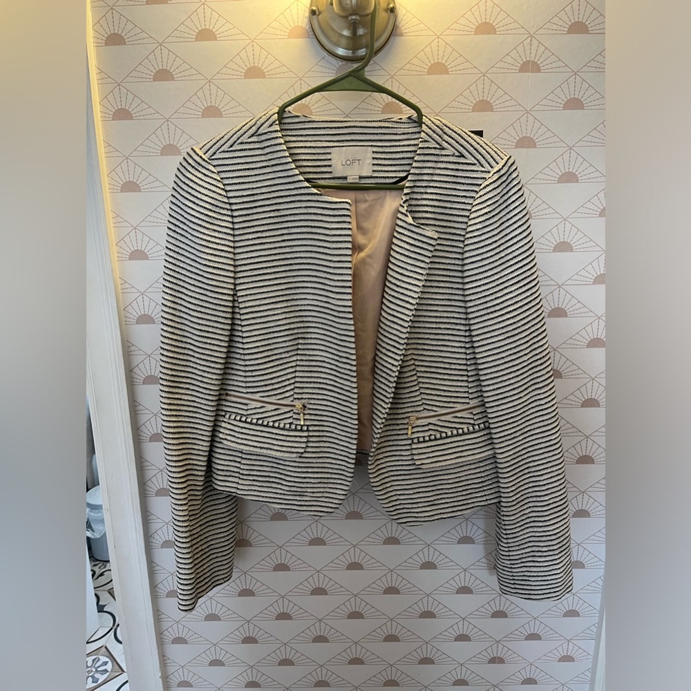 Fun and professional cropped blazer!!!